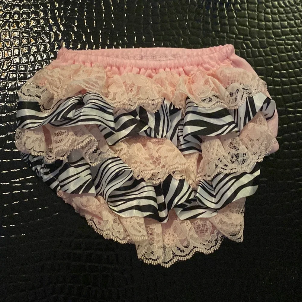 Lace Ruffle Butt 🦓 Diaper Cover